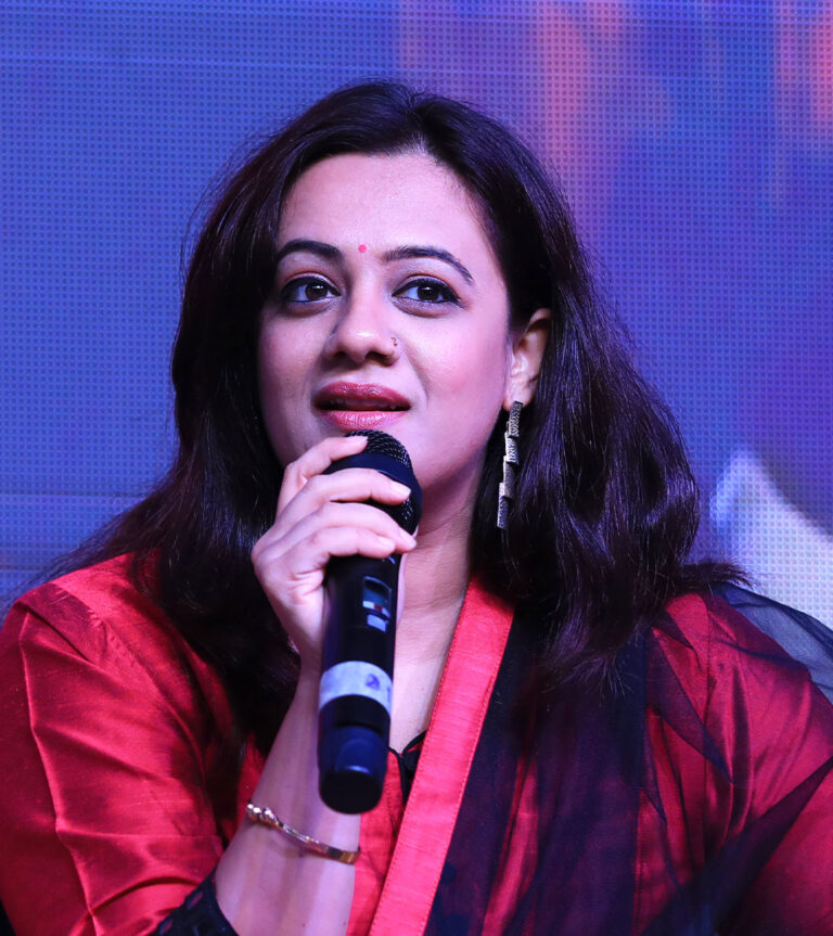 Spruha_Joshi